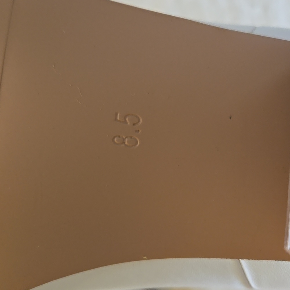 Stylish White Western Classic Embroidered Pointed Toe Boots - Picture 8 of 9